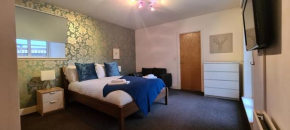 Pass the Keys Spacious 3beds Flat near City Centre - Free Parking, Edinburgh